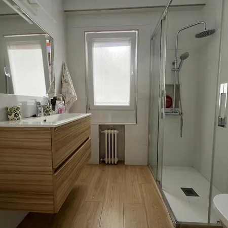 Tu Casa - Parking Y Terraza Vut 177-as דירה *